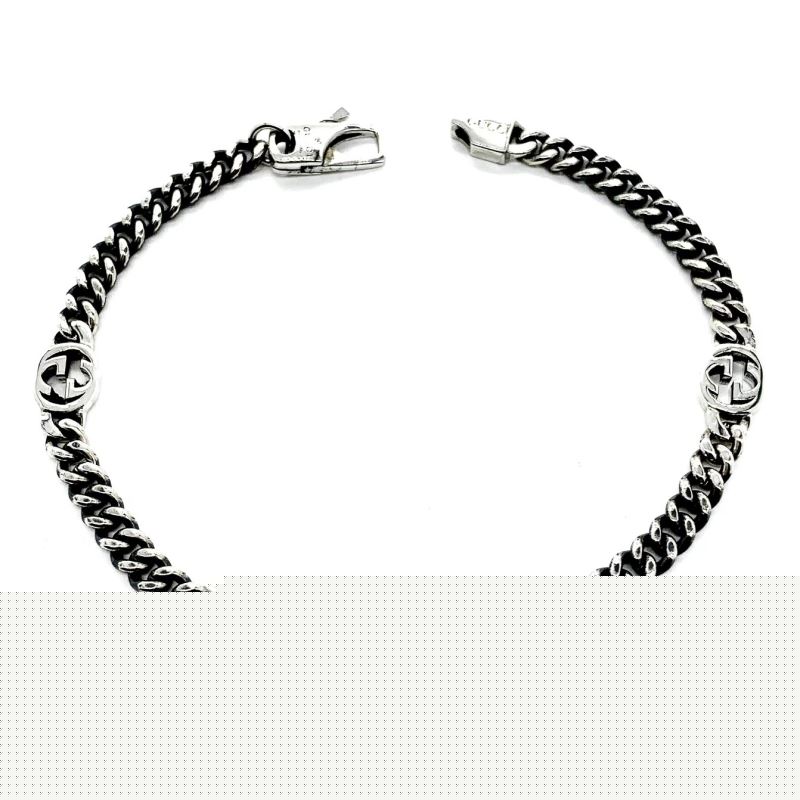 G*u*i bracelets